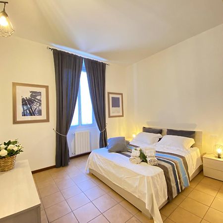 La Ringhiera Fiorita - 101 - 1 Min Centro Storico Appartement Monza Buitenkant foto
