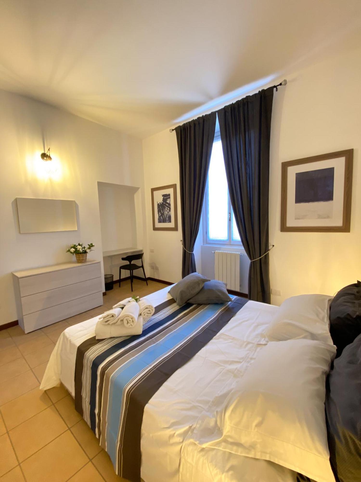 La Ringhiera Fiorita - 101 - 1 Min Centro Storico Appartement Monza Buitenkant foto